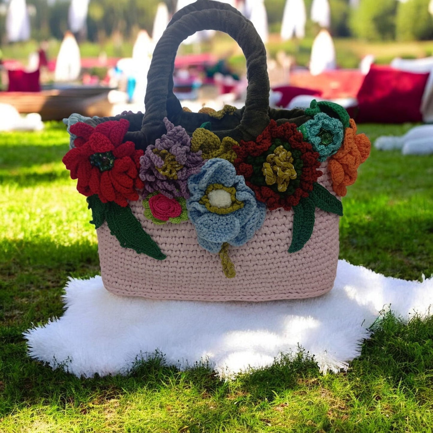 Borsa lavorata a mano con fiori