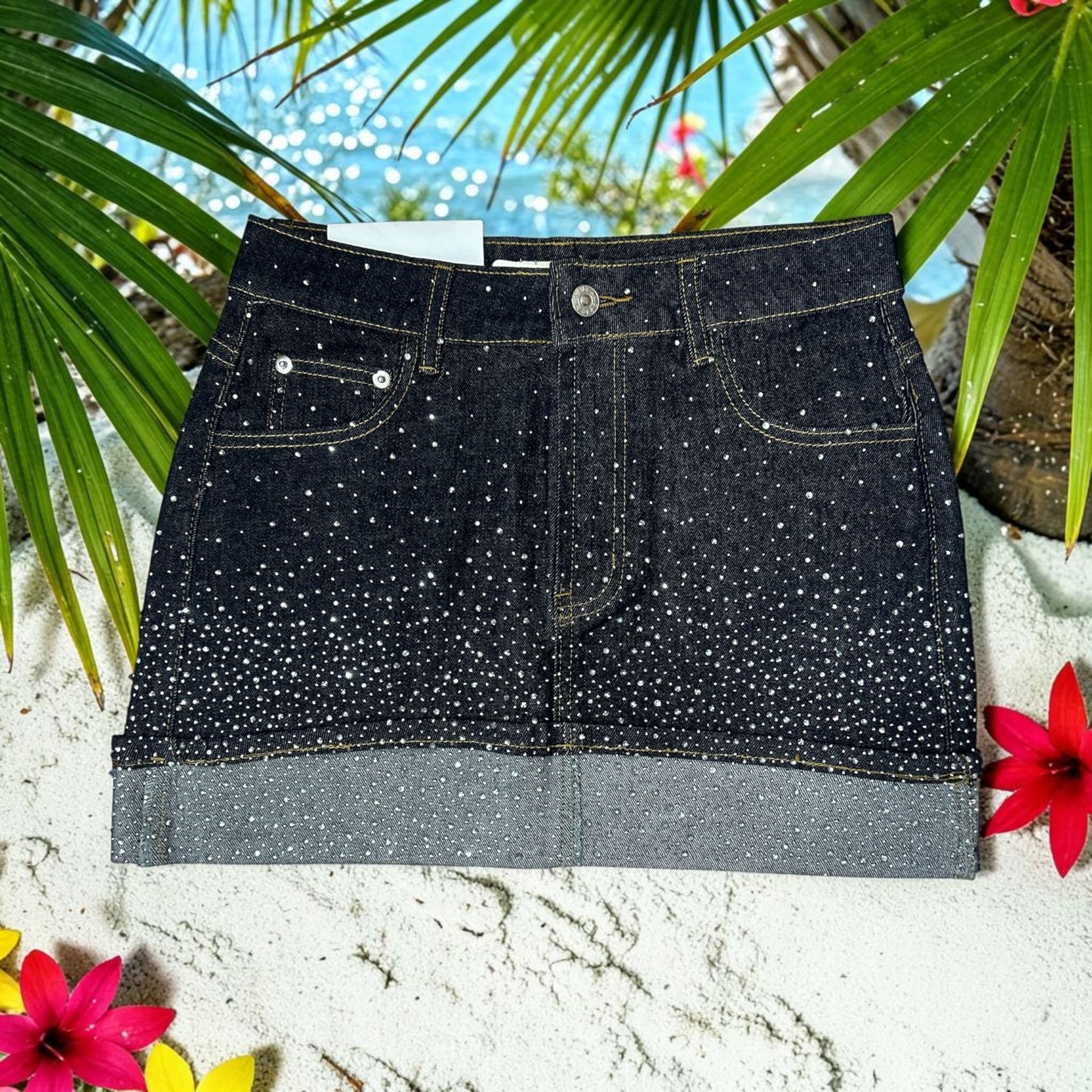 Minigonna in denim con risvolto e strass