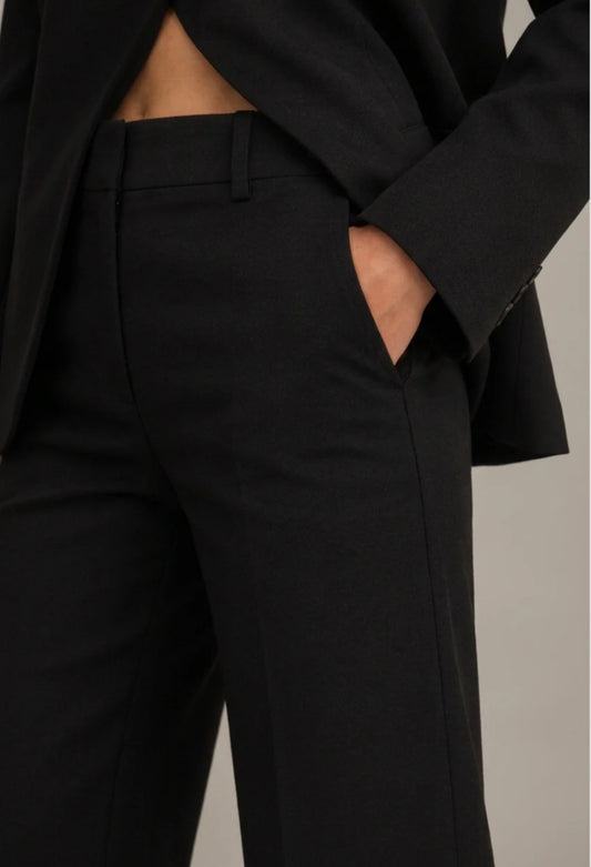 Pantalone gamba dritta e vita bassa