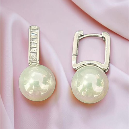 Orecchini per lobo forato con perla e strass