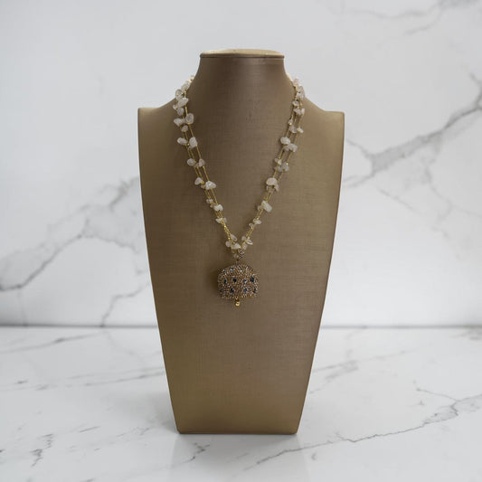 Collana a tre fili con campanella