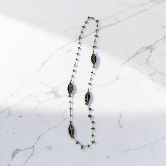 Collana a filo singolo con pietre dure