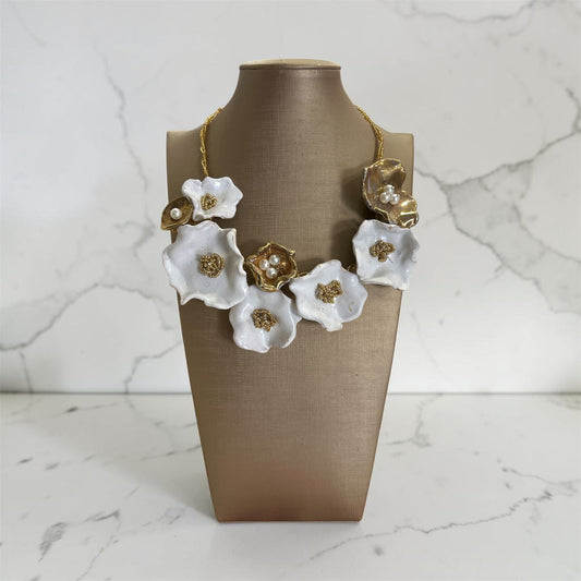 Collana fiori in ceramica con oro fuso