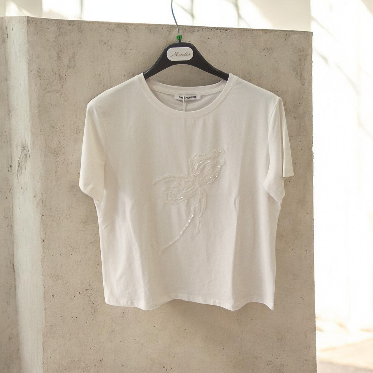 T-Shirt Bianca Lavorata con Perline Ton sur Ton