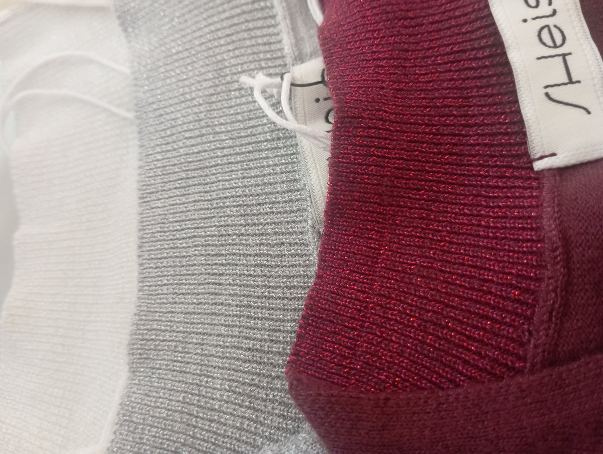 Maglia a V con dettagli strass